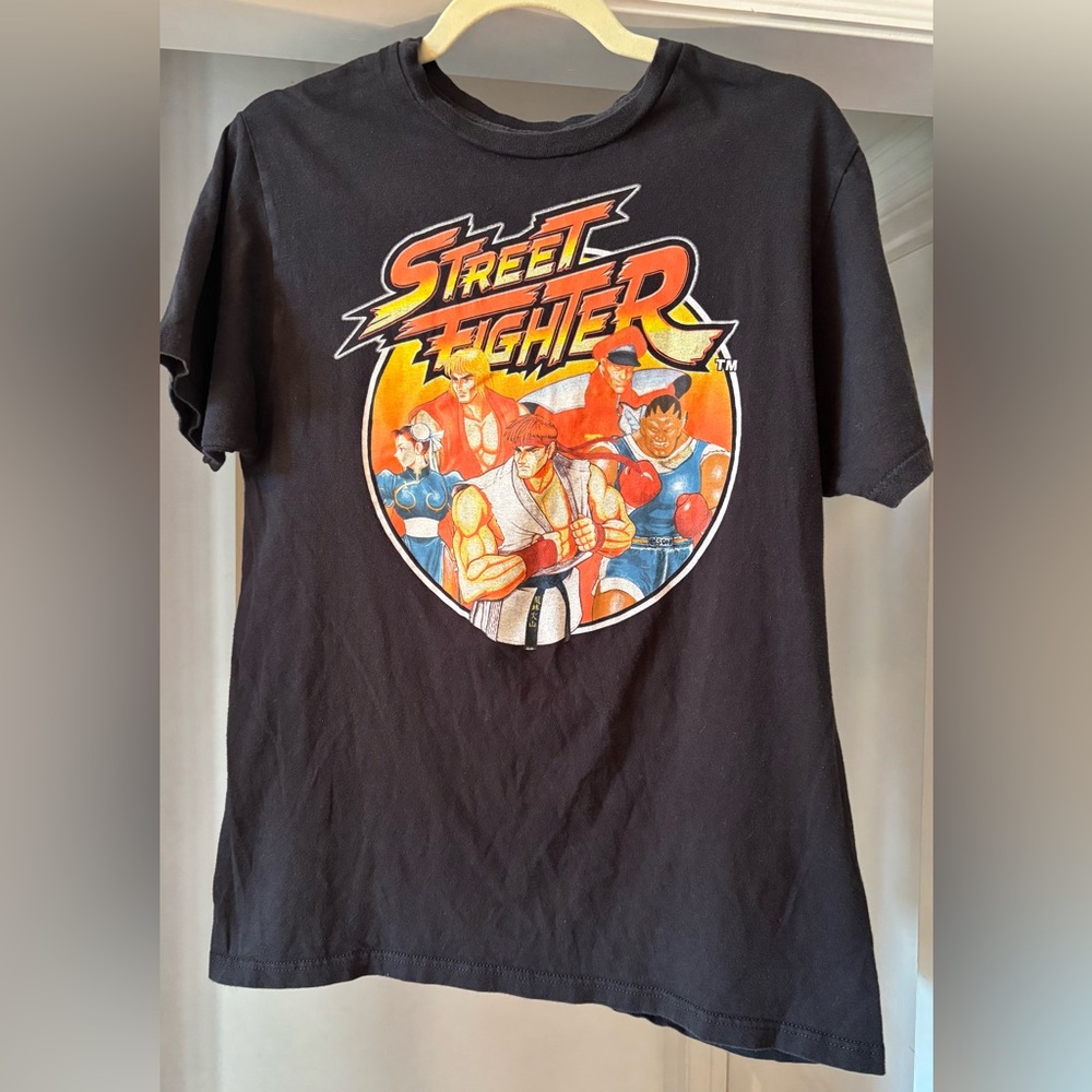 Street Fighter Black Kids T-Shirt. Size medium